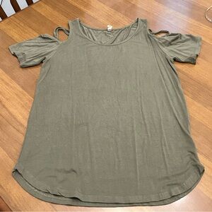 iGenjun open shoulder shirt Size Medium